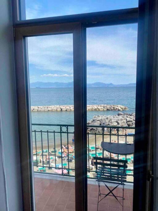 Il Richiamo Del Mare Villa Napoli Bagian luar foto
