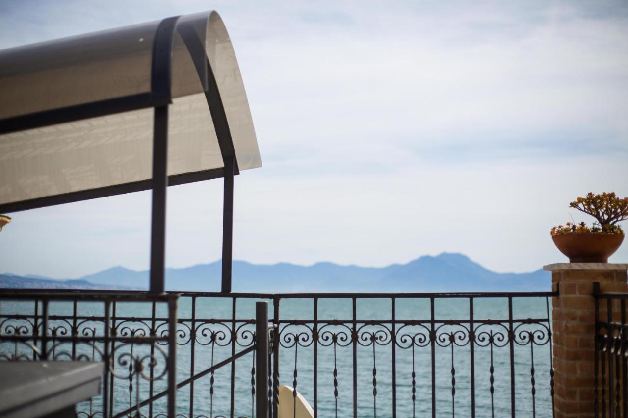 Il Richiamo Del Mare Villa Napoli Bagian luar foto