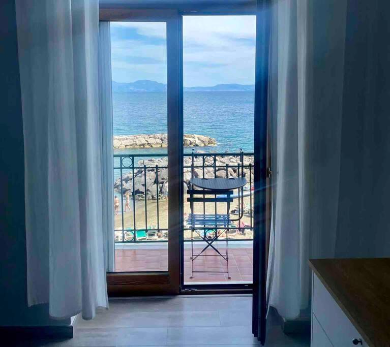 Il Richiamo Del Mare Villa Napoli Bagian luar foto